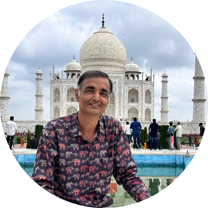 Rajendra-responsable-du-bureau-a-Jaipur-modified-150x150